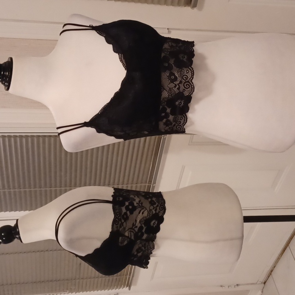 4/$60 Lacey Black Bralette - Size Small